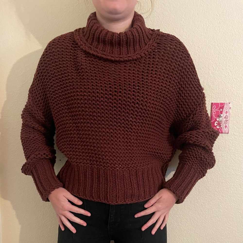 We The free
Chunky Cable Brown Sweater
Size Small